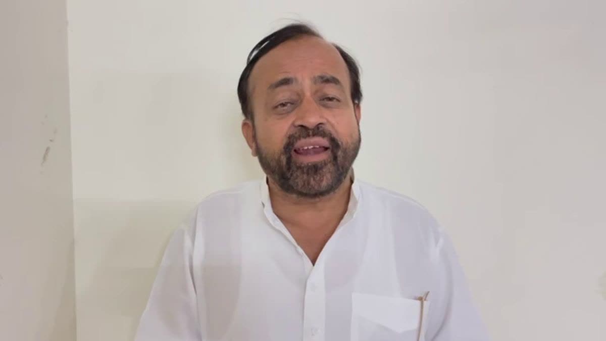 निकायों में SIR रोकने के फैसले पर विवाद ; याचिकाकर्ता बोले निर्वाचन आयोग मोहरा बन कर रहा काम