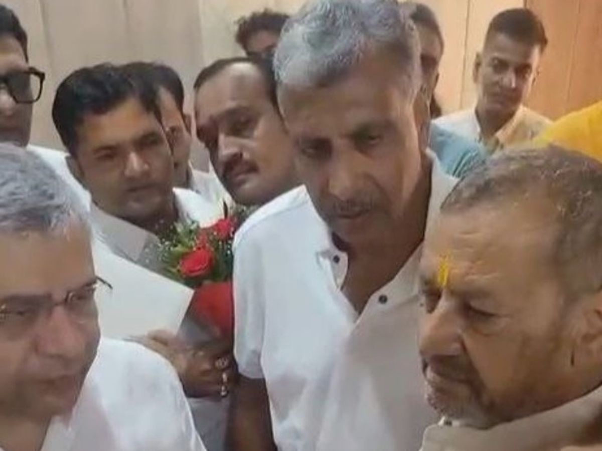 श्रीसंघ सभा ने की पालिताणा के लिए ट्रेन की मांग:बोले- यहां जैन समाज के प्रमुख तीर्थ; ज्ञापन भी सौंपा