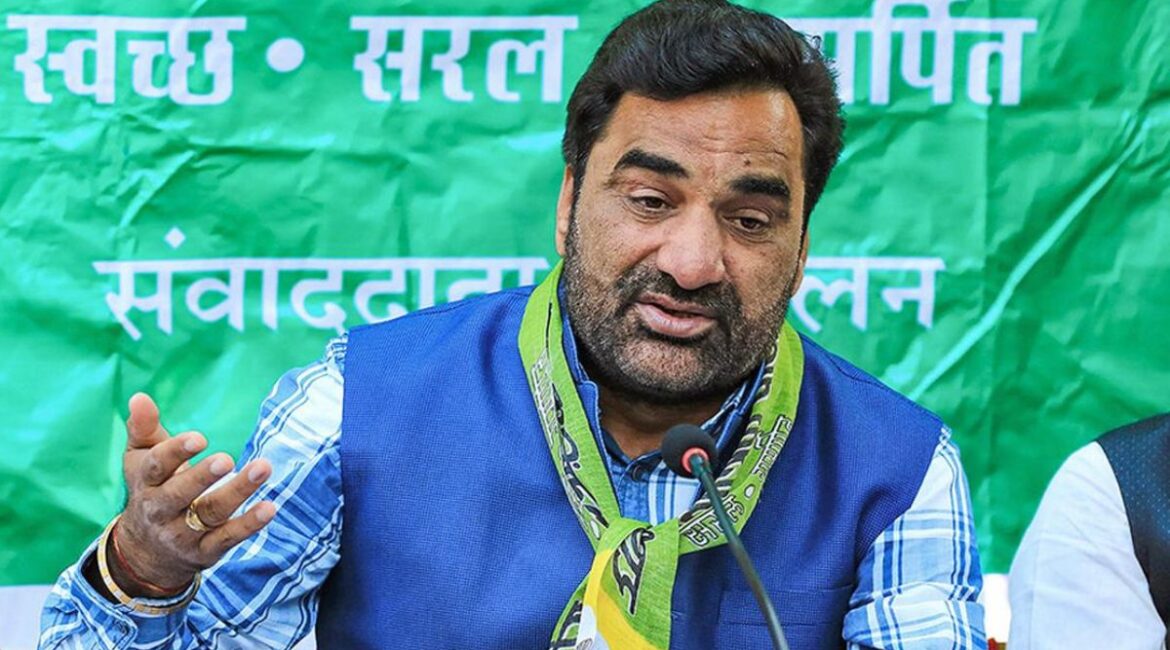 हनुमान बेनीवाल ने कांग्रेस-BJP पर लगाए मिलीभगत के आरोप, पंचायत और छात्र संघ चुनावों के मुद्दे उठाए