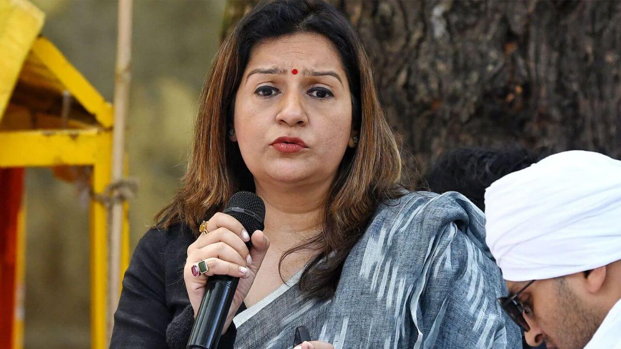 नवरात्रि में मांस की बिक्री पर बैन से भड़कीं शिवसेना-UBT सांसद प्रियंका चतुर्वेदी, कहा- ‘अधिकारी तारीफ बटोरने के…’