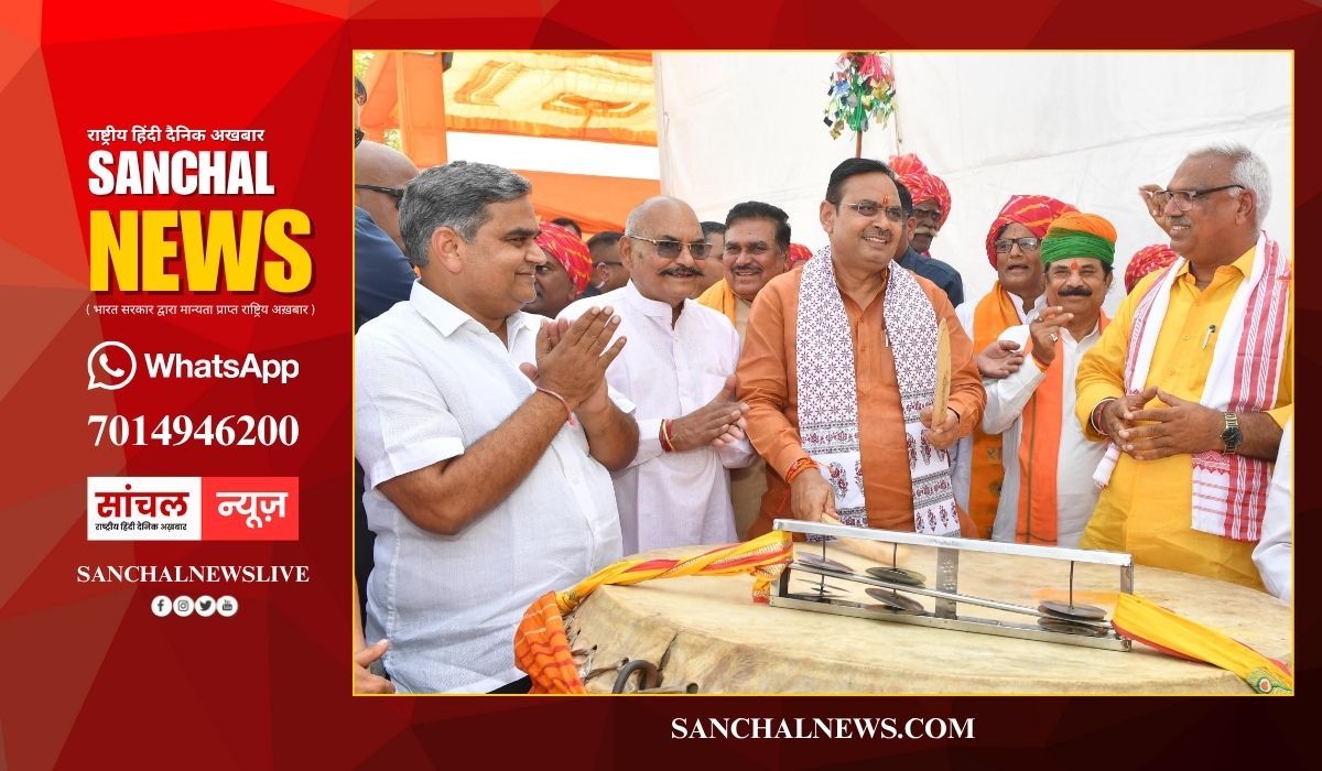72 लाख किसानों के खाते में ट्रांसफर किए 718 करोड़ रुपये, सीएम भजनलाल ने अपने गांव में लोगों की सुनी समस्याएं