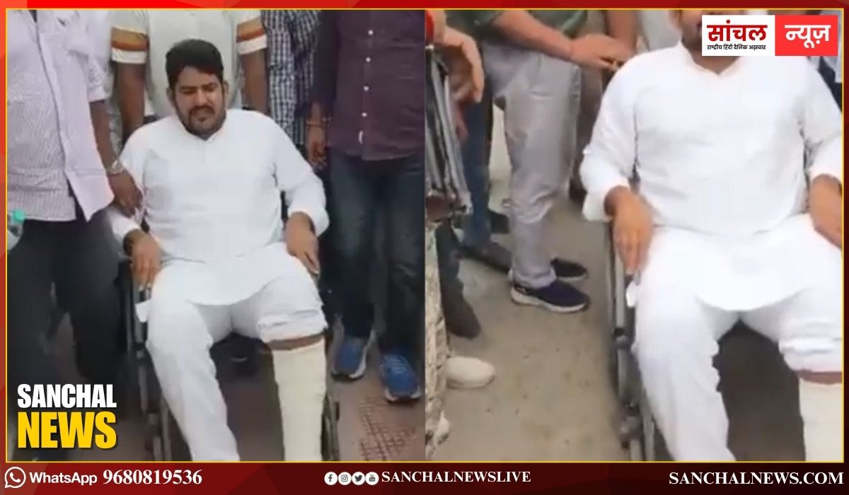प्रदर्शन के दौरान विधायक मुकेश भाकर का पैर फ्रैक्चर, पुलिस व प्रदर्शनकारी हुए आमने सामने