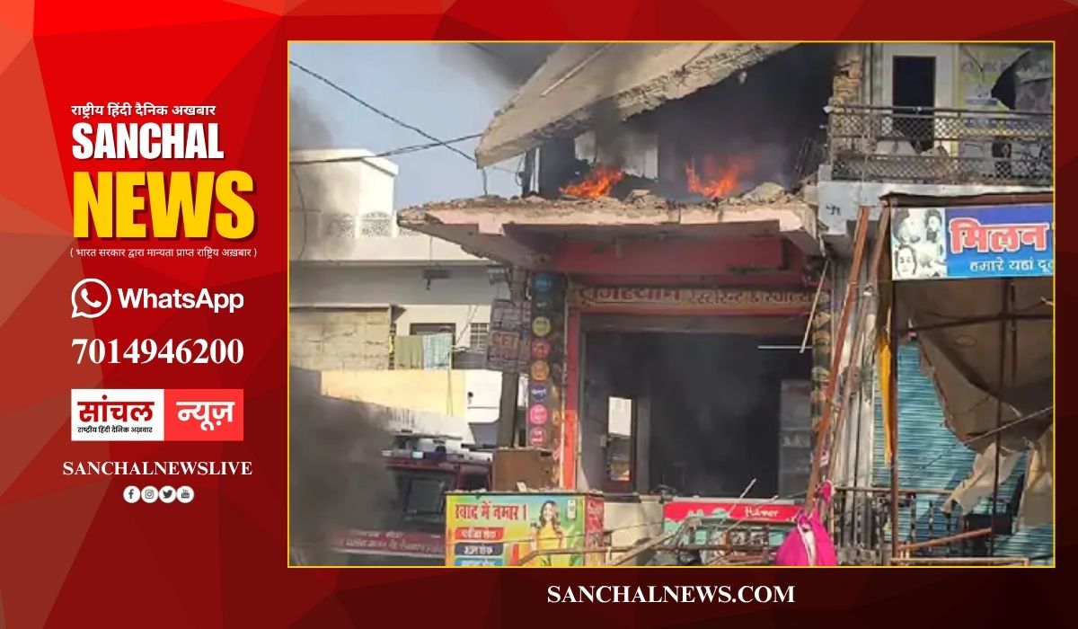 जयपुर में सिलेंडर फटने से बिल्डिंग गिरी, 1 की मौत: तेज धमाके के साथ ही दो विस्फोट, पहली मंजिल से नीचे आकर गिरा हलवाई