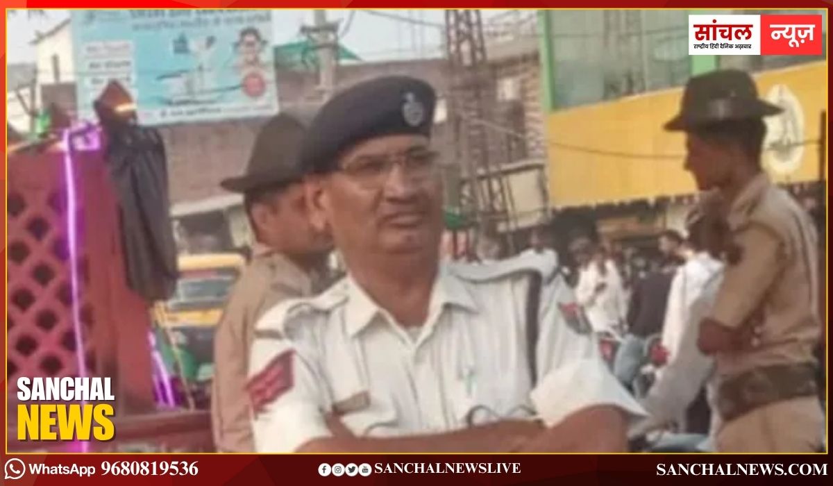 ड्यूटी करते हुए ट्रैफिक हेड कांस्टेबल अचानक जमीन पर धड़ाम से गिरा, साइलेंट अटैक ने ले ली जान, परिजनों पर टूटा दुखों का पहाड़