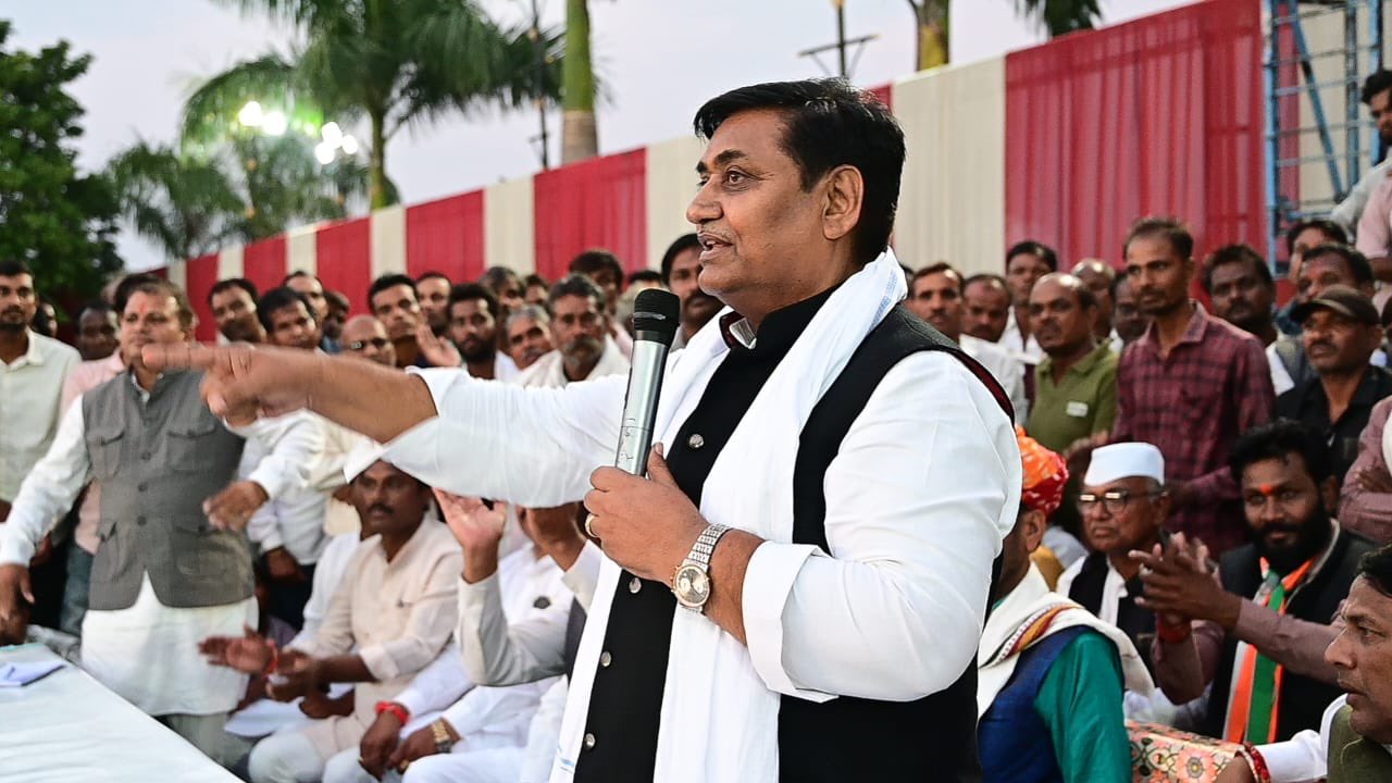 “ब्यूरोक्रेसी चला रही भजनलाल सरकार” डोटासरा बोले- जानबूझकर निकाय चुनाव टाल रही है सरकार