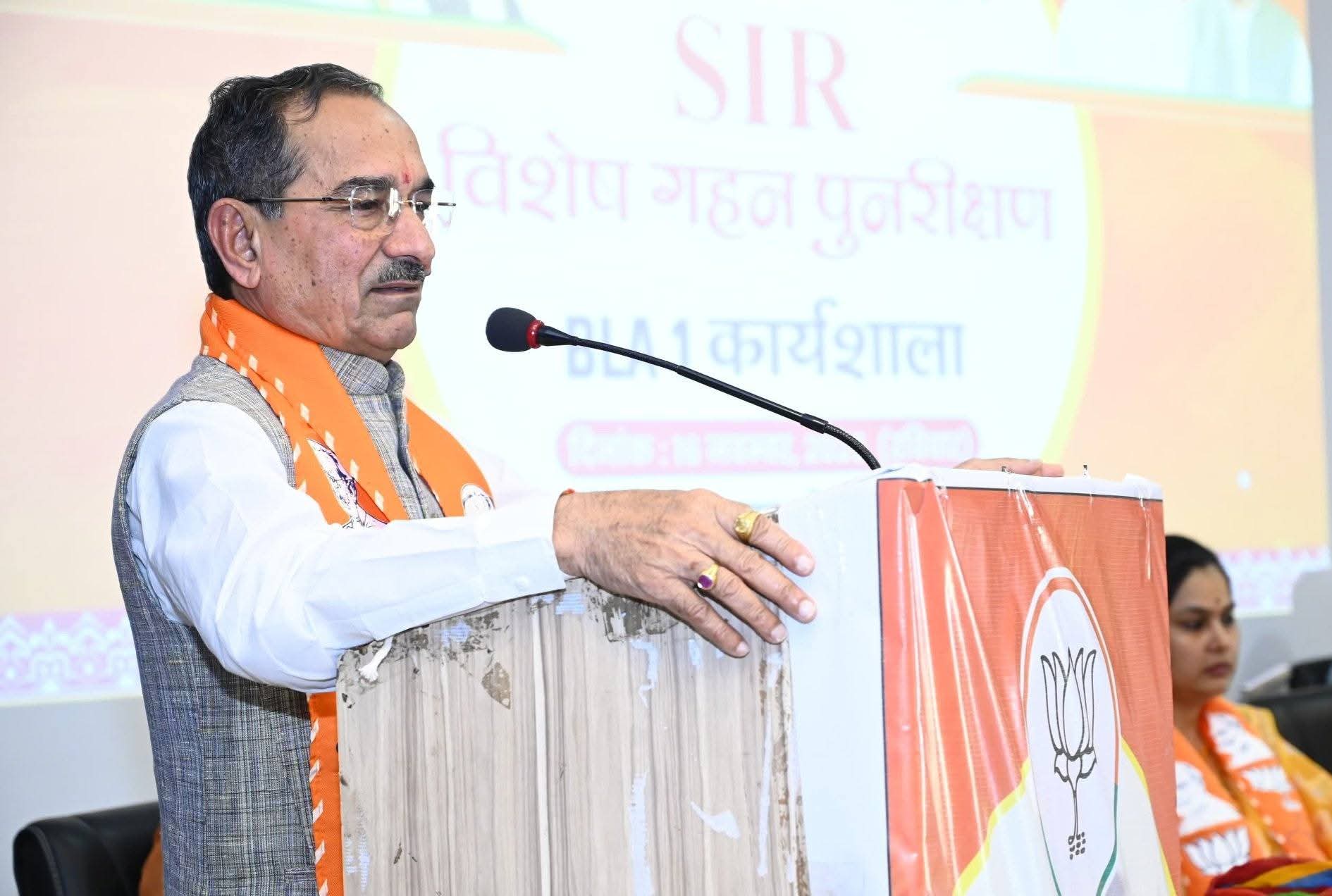SIR पुनरीक्षण पर बीजेपी की कार्यशाला में राठौड़ ने कहा कि वोट चोरी का आरोप बेबुनियाद है, वरना अंता में हार नहीं होती