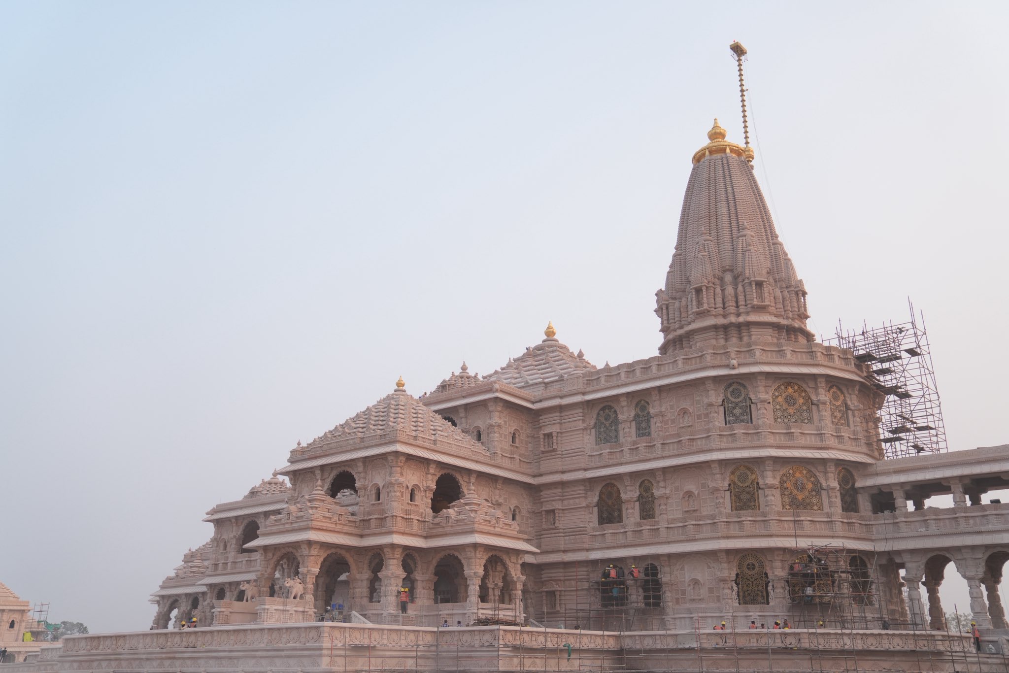 70.5 एकड़ में फैला Ayodhya Ram Mandir 44 द्वार और 18 दरवाजे, क्या होता है अंतर?
