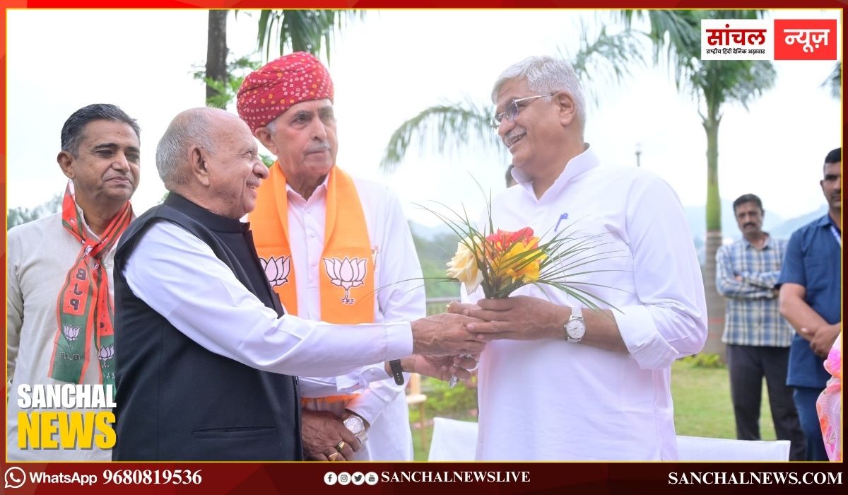 केंद्रीय मंत्री गजेंद्र सिंह शेखावत पहुंचे माउंट आबू; स्थानीय मुद्दों के समाधान पर हुई चर्चा, पार्किंग व टूरिस्ट पॉइंट्स पर जोर