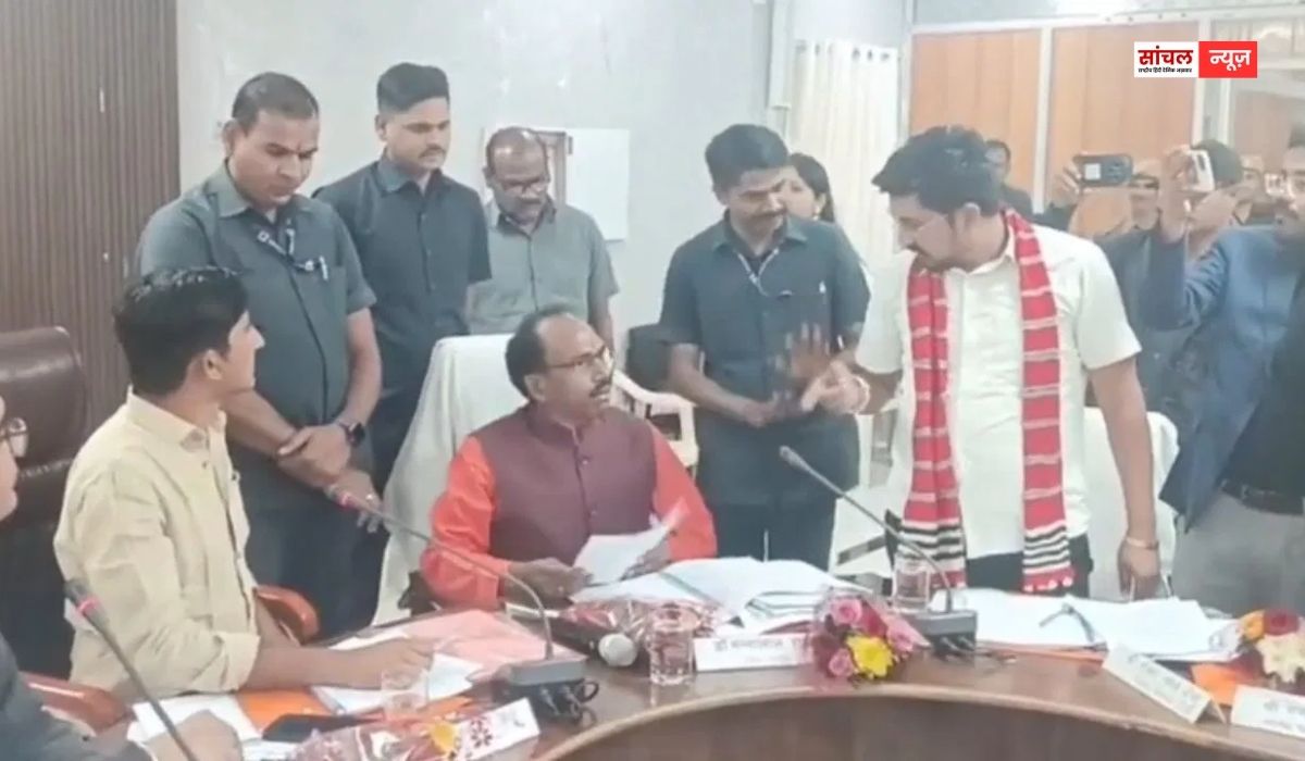 डूंगरपुर में दिशा समिति की बैठक के दौरान बांसवाड़ा-डूंगरपुर सांसद के बीच तीखी बहस, माहौल गर्माया