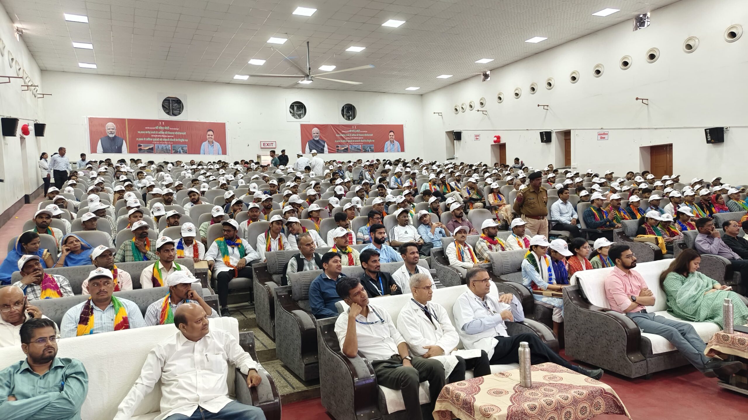 बाड़मेर में मुख्यमंत्री रोजगार उत्सव, युवाओं को सरकारी नौकरी की सौगात