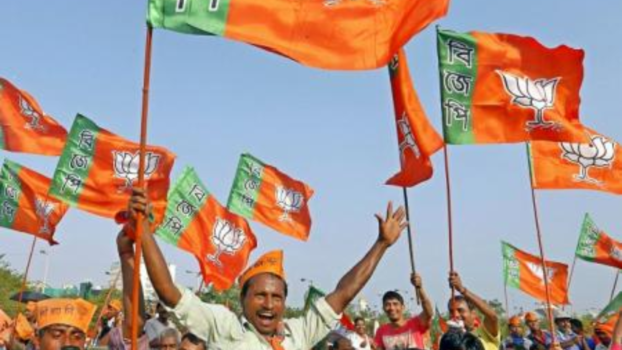 BJP ने पश्चिम बंगाल चुनाव के लिए जारी की 5 प्रत्याशियों की लिस्ट, पश्चिम बंगाल विधानसभा चुनाव सियासी सरगर्मियां तेज