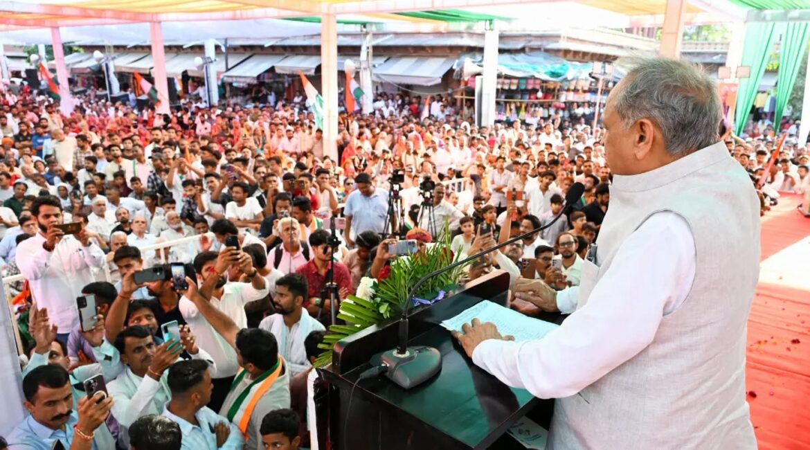 ‘ज्ञानेश कुमार को एक मिनट भी पद पर रहने का हक नहीं’: अशोक गहलोत का तीखा हमला, बोले- निकाय चुनाव में ऐसी गुंडागर्दी जिंदगी में नहीं देखी