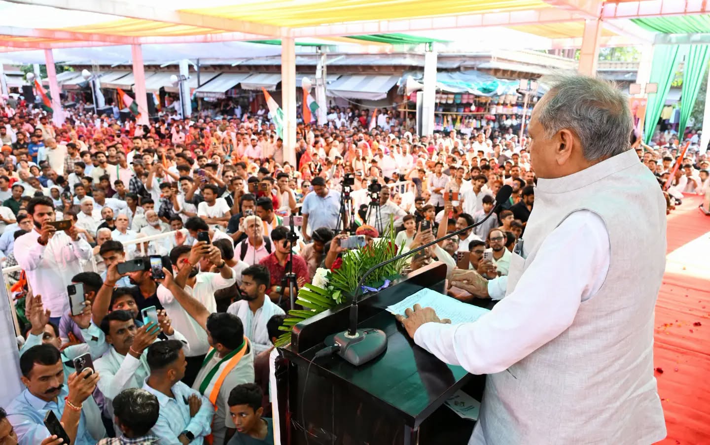 ‘ज्ञानेश कुमार को एक मिनट भी पद पर रहने का हक नहीं’: अशोक गहलोत का तीखा हमला, बोले- निकाय चुनाव में ऐसी गुंडागर्दी जिंदगी में नहीं देखी ‘ज्ञानेश कुमार को एक मिनट भी पद पर रहने का हक नहीं’: अशोक गहलोत का तीखा हमला, बोले- निकाय चुनाव में ऐसी गुंडागर्दी जिंदगी में नहीं देखी