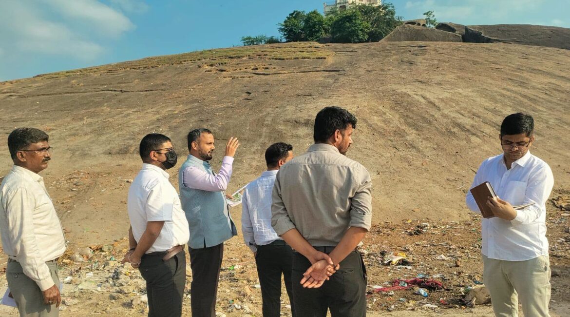 आबूरोड दौरे पर एक्शन मोड में दिखे कलेक्टर रोहिताश्व सिंह तोमर: सांतपुर व तलहटी तालाब के जीर्णोद्धार के दिए निर्देश, कॉलोनियों में सफाई और जलापूर्ति सुधारने पर जोर
