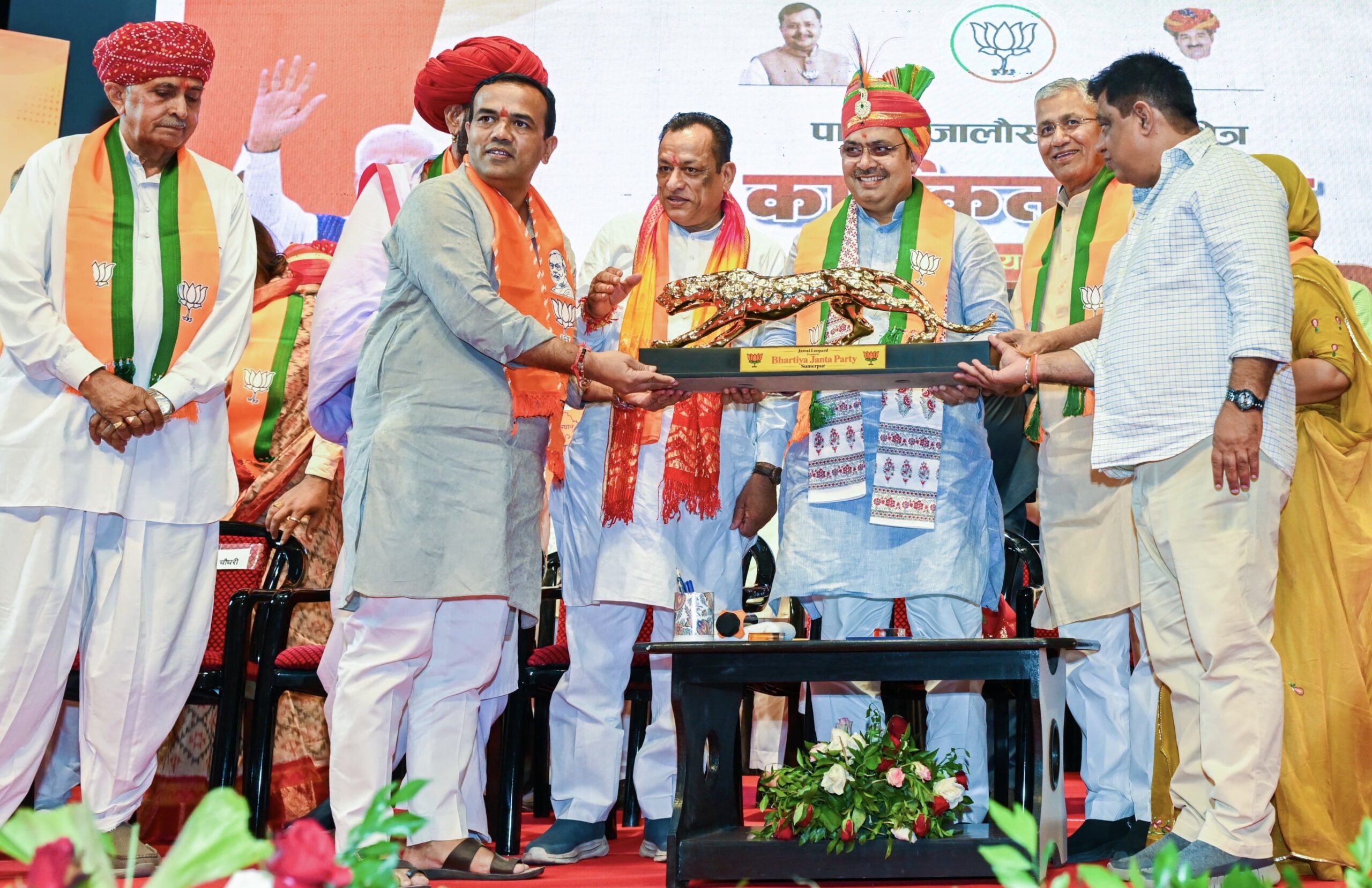 मुख्यमंत्री भजनलाल शर्मा पहुंचे सुमेरपुर: कार्यकर्ताओं को दिया पंचायत चुनाव में जीत का मंत्र, बोले—’निकाय चुनाव से भी बेहतर करना है प्रदर्शन, कांग्रेस का करेंगे सूपड़ा साफ’