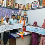 सुमेरपुर में कैबिनेट मंत्री जोराराम कुमावत ने बांटे सहायता राशि के चेक: कृषि दुर्घटना पीड़ित परिवारों और श्रमिकों को मिला आर्थिक संबल; बोले—’जरूरतमंदों की सेवा सरकार की सर्वोच्च प्राथमिकता’