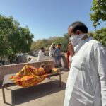 बीहड़ों में साधुओं की ‘असुरक्षित साधना’ और पुलिस का ढर्रा: शिवगंज के कामेश्वर महादेव मंदिर में संत त्रिवेणीगिरी की नृशंस मौत ने फिर खोले सिस्टम के पुराने जख्म